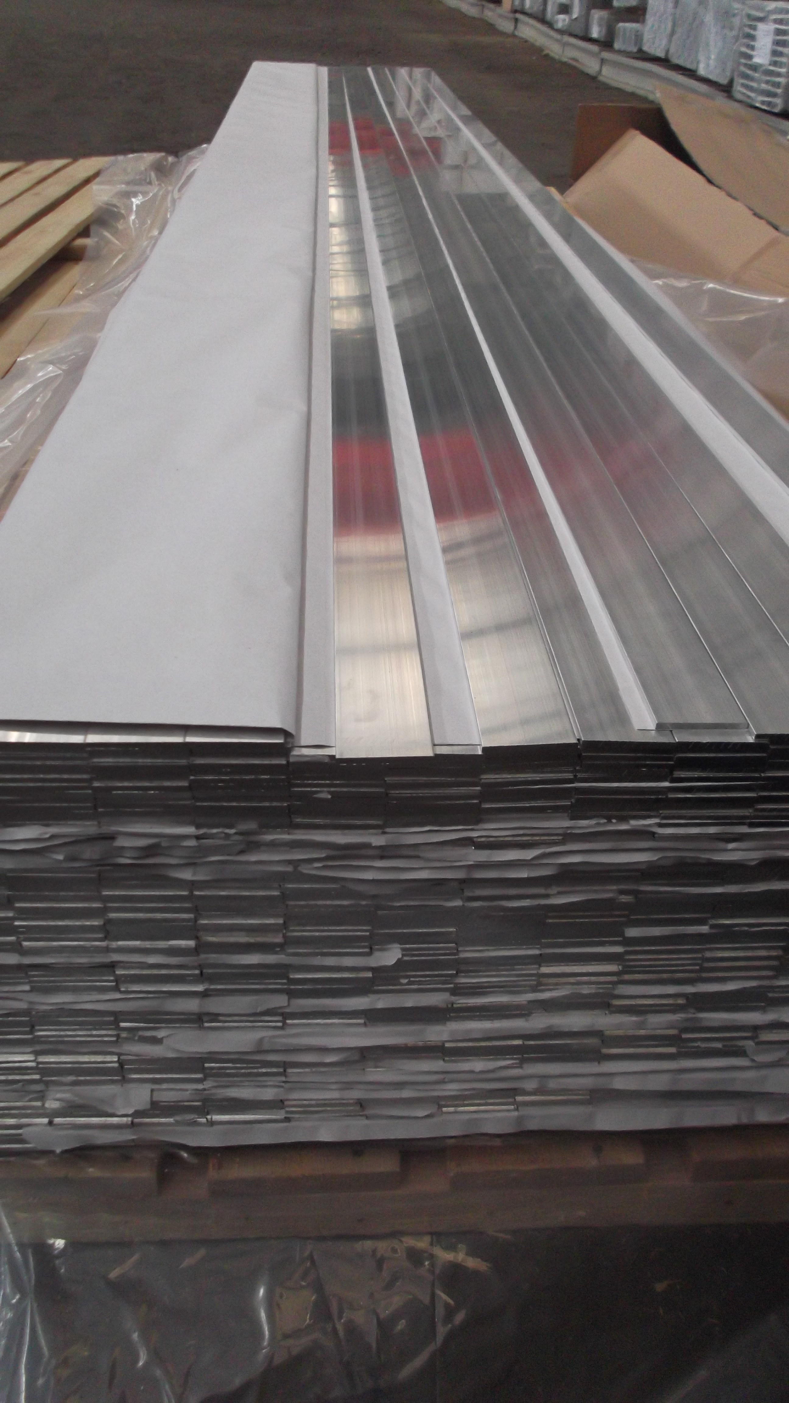 2024 rectangular aluminum bar