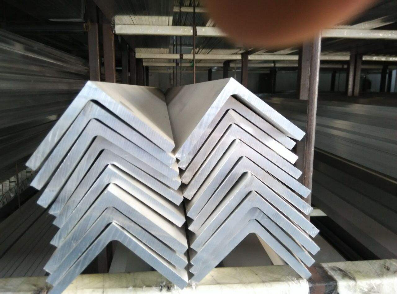 2024 angle aluminum bar